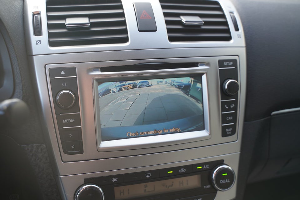 Toyota Avensis 1,8 VVT-i T2 Premium stc. 5d