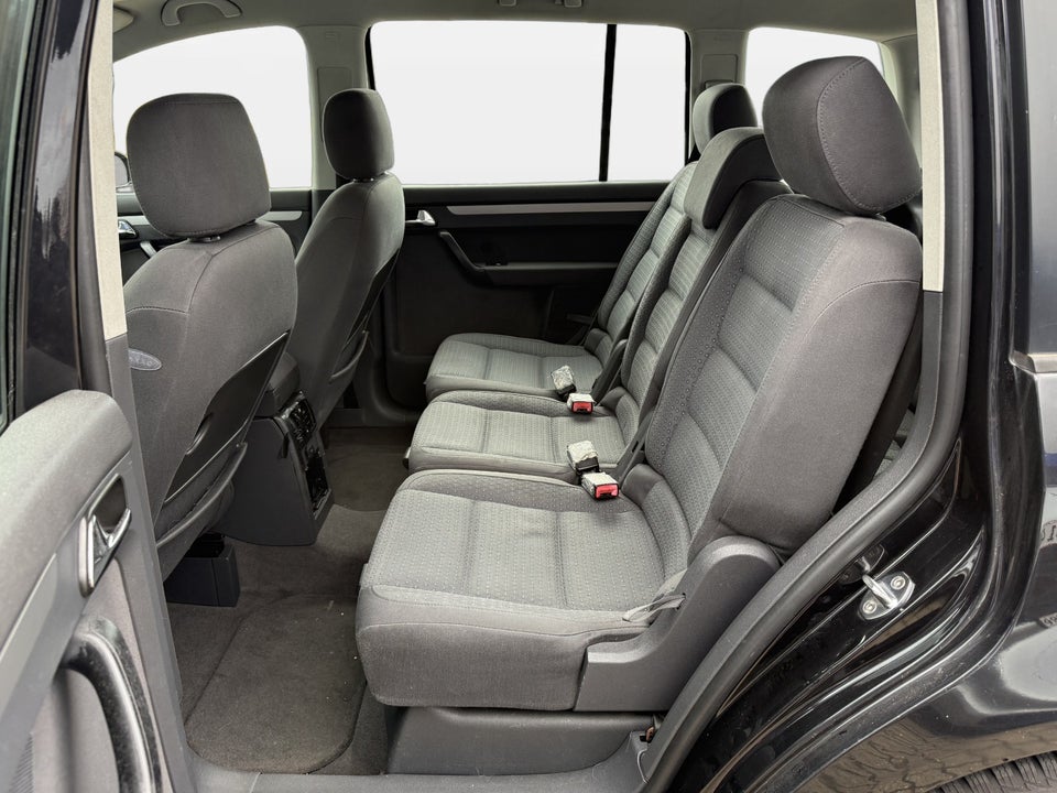VW Touran 2,0 FSi Trendline 7prs 5d