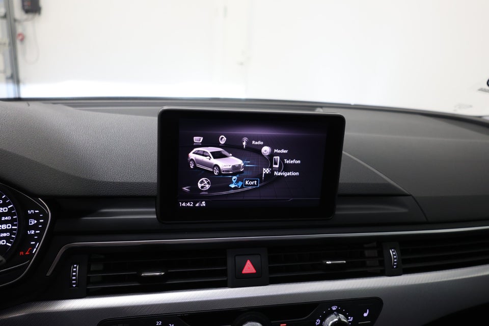 Audi A4 40 TFSi Sport Prestige Avant S-tr. 5d
