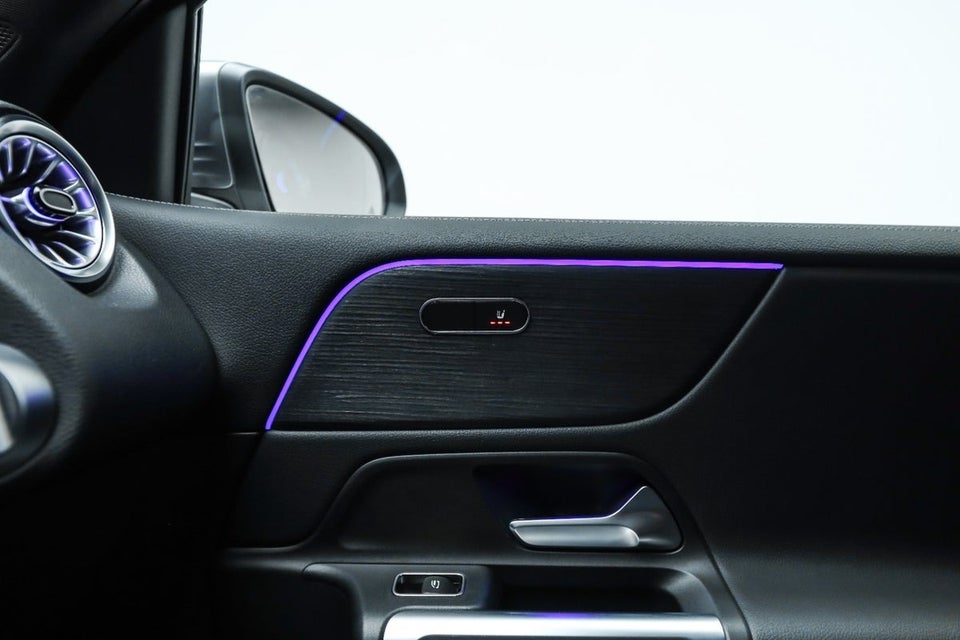 Mercedes EQB300 Progressive 4Matic Van 5d