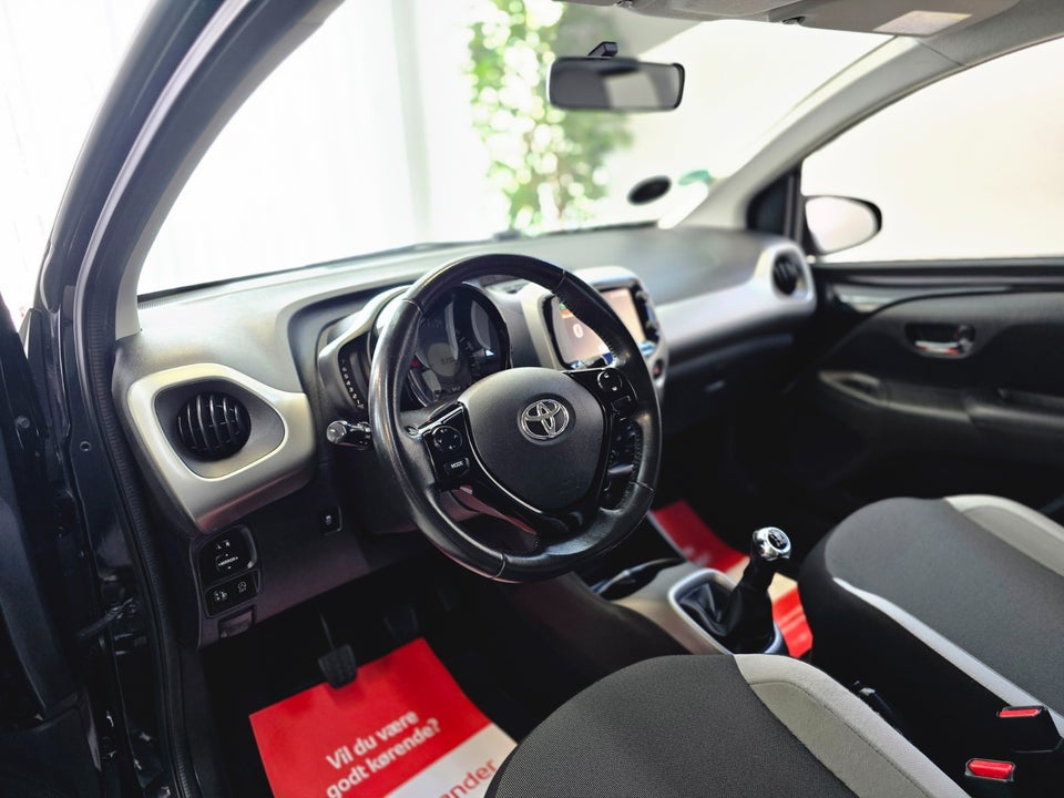 Toyota Aygo 1,0 VVT-i x-play 5d