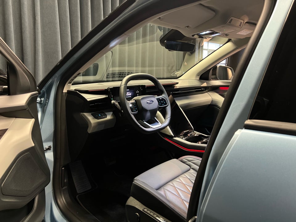 Ford Explorer 77 Premium Extended Range 5d