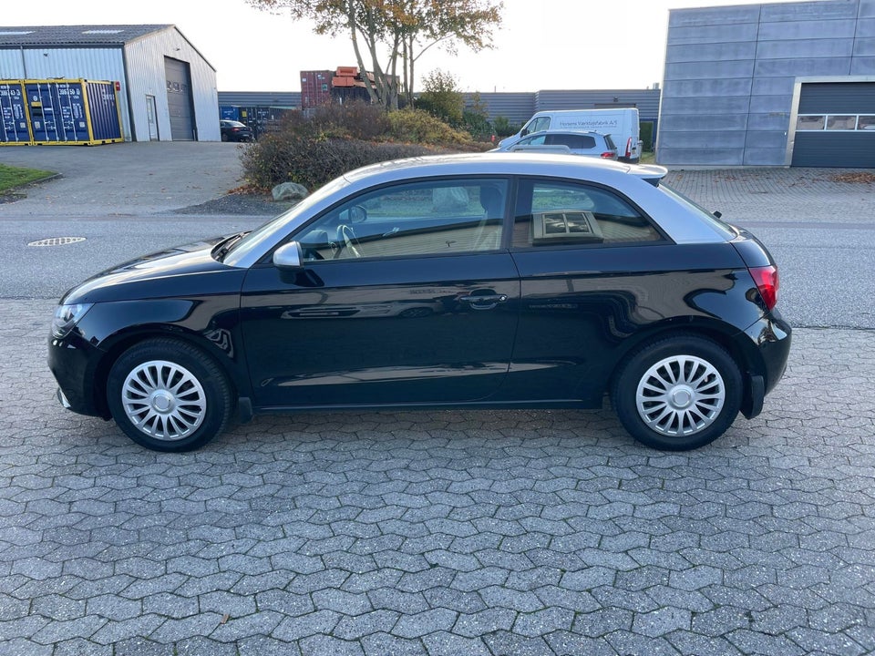 Audi A1 1,6 TDi 90 Ambition 3d