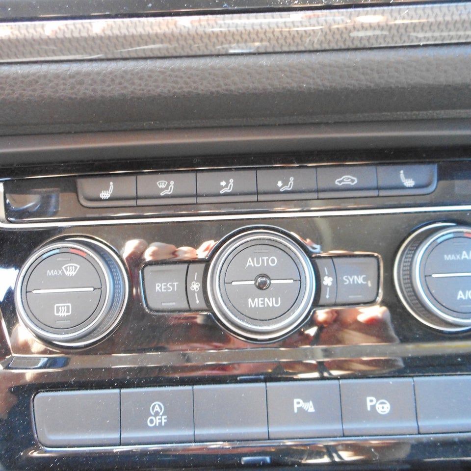 VW Touran 1,6 TDi 115 IQ.Drive DSG 7prs 5d