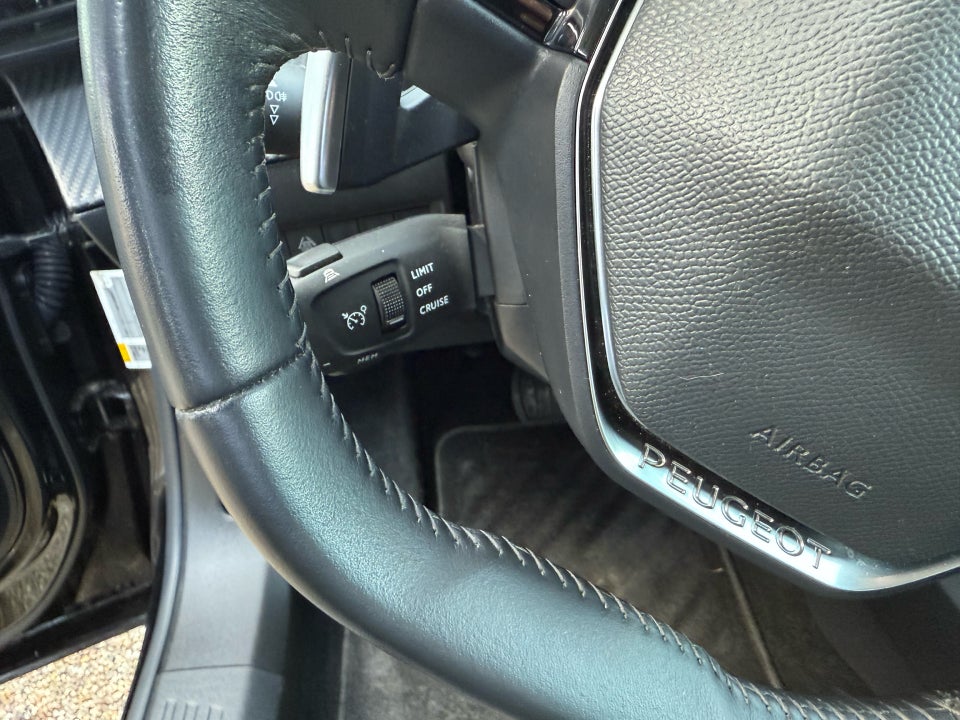 Peugeot 2008 1,2 PureTech 130 Sportium EAT8 5d