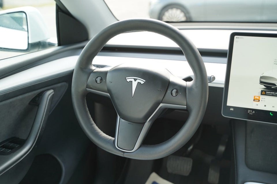 Tesla Model Y Long Range AWD 5d