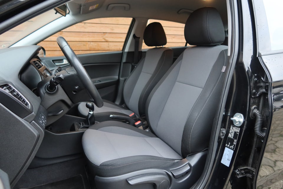 Hyundai i20 1,25 Style 5d