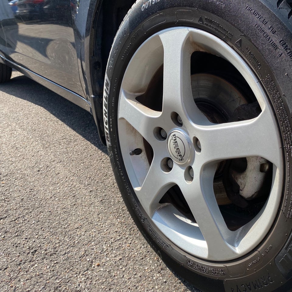 Mitsubishi Lancer 1,5 Invite SportBack 5d