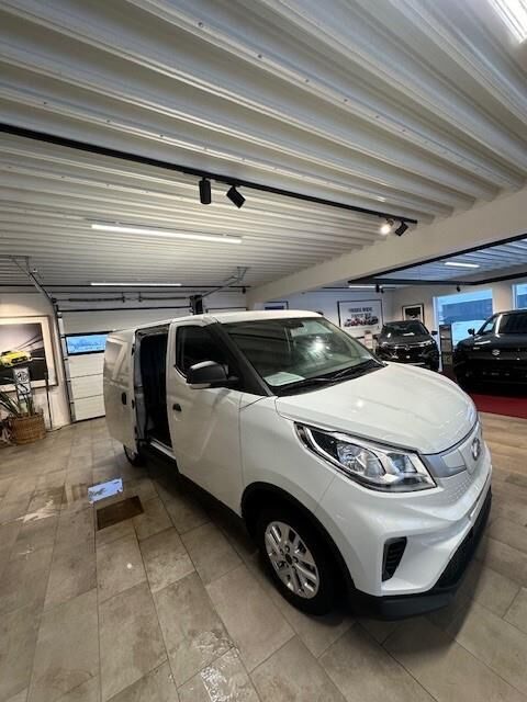 Maxus e-Deliver 3 52 Cargo Van LWB