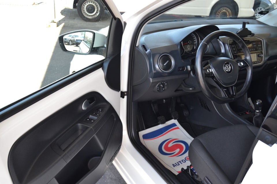 VW Up! 1,0 MPi 60 White Style 5d