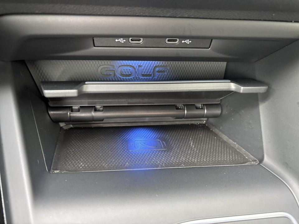 VW Golf VIII 1,4 GTE DSG 5d