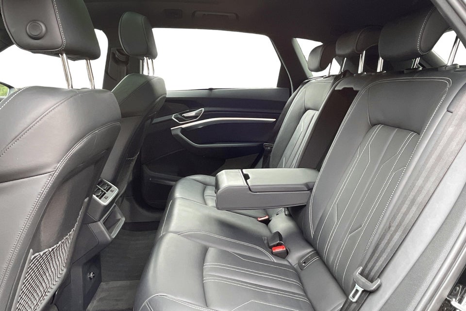 Audi SQ8 e-tron quattro 5d