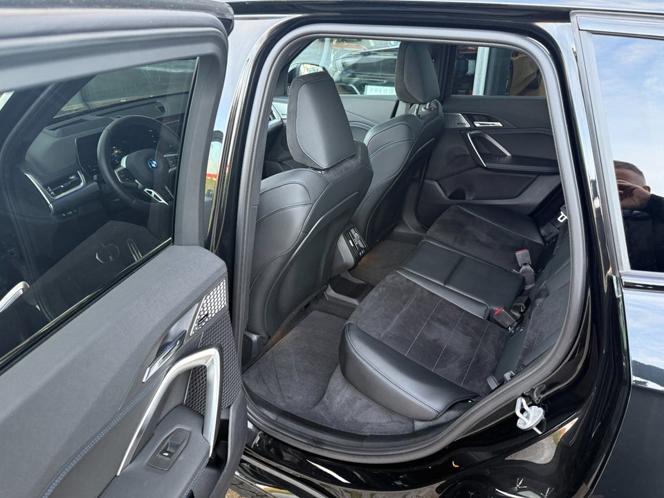 BMW iX1 eDrive20 Fully Charged M-Sport 5d