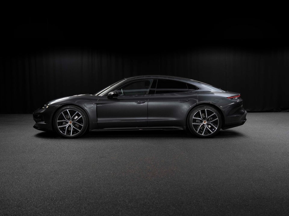 Porsche Taycan Performance+ Black Edition 4d
