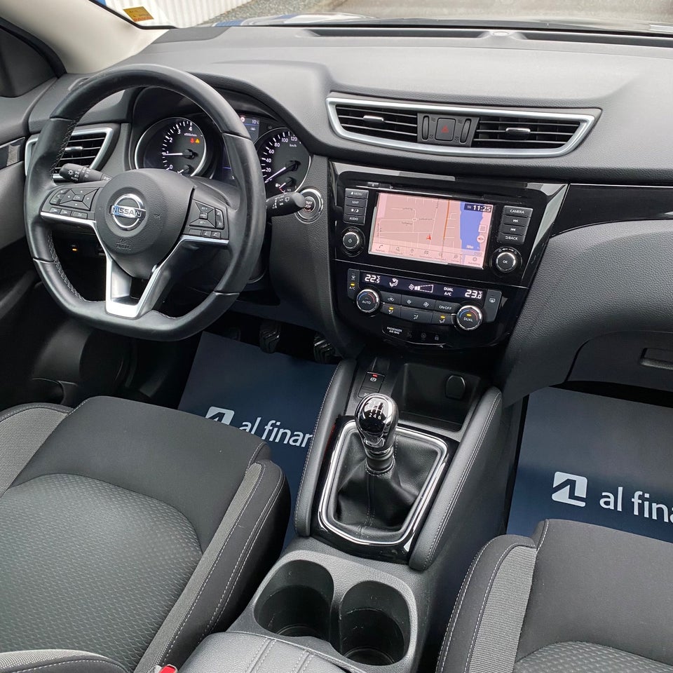 Nissan Qashqai 1,3 Dig-T 140 N-Connecta 5d