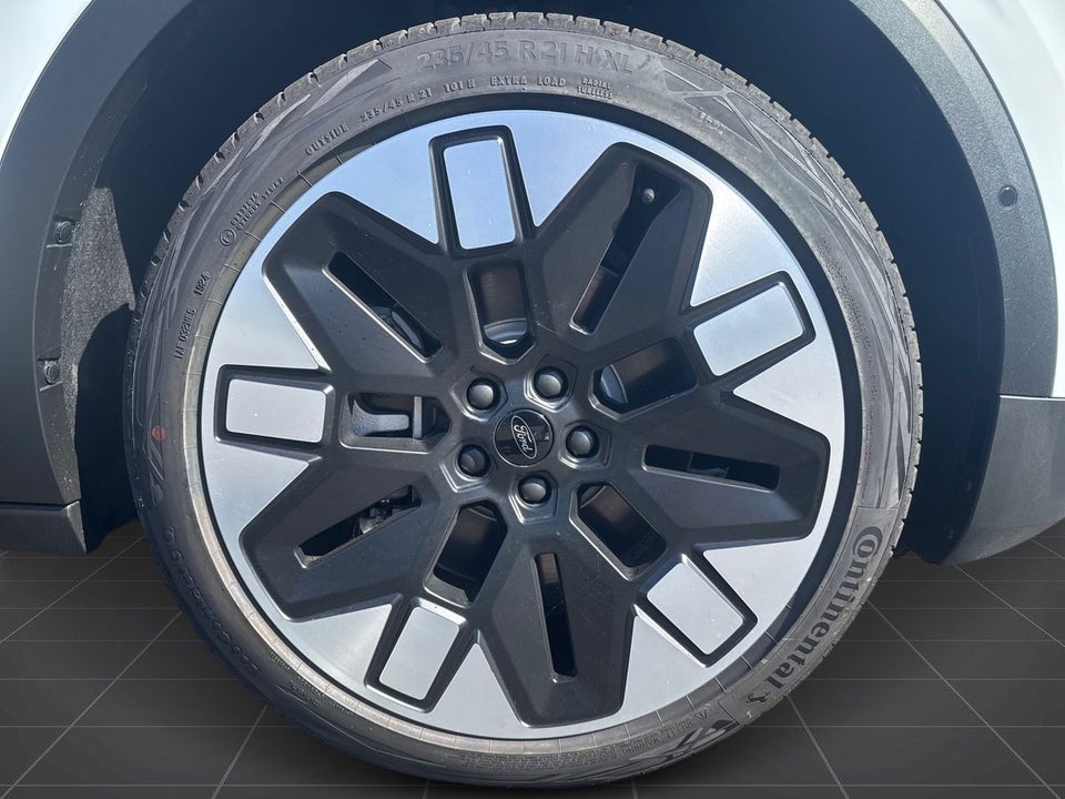 Ford Explorer 77 Premium Extended Range 5d