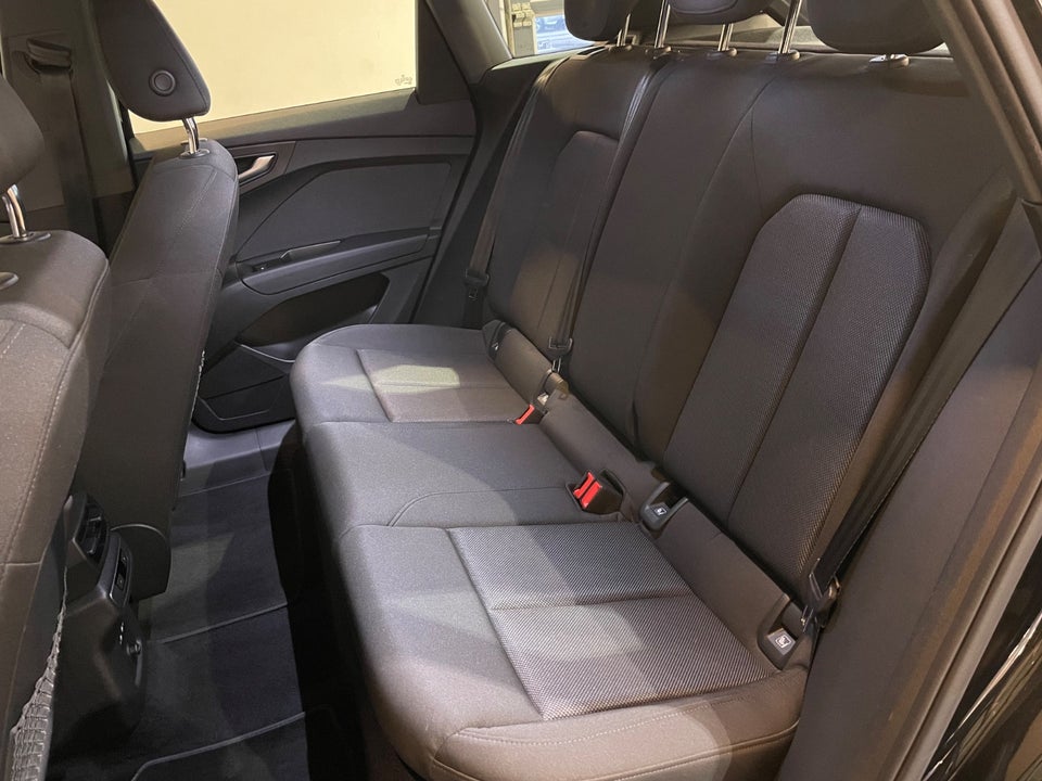 Audi Q4 e-tron 40  5d