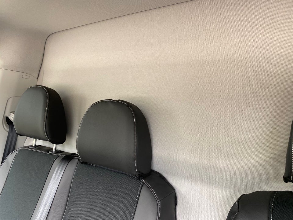 VW Crafter 35 2,0 TDi 177 Kassevogn L3H3 aut.