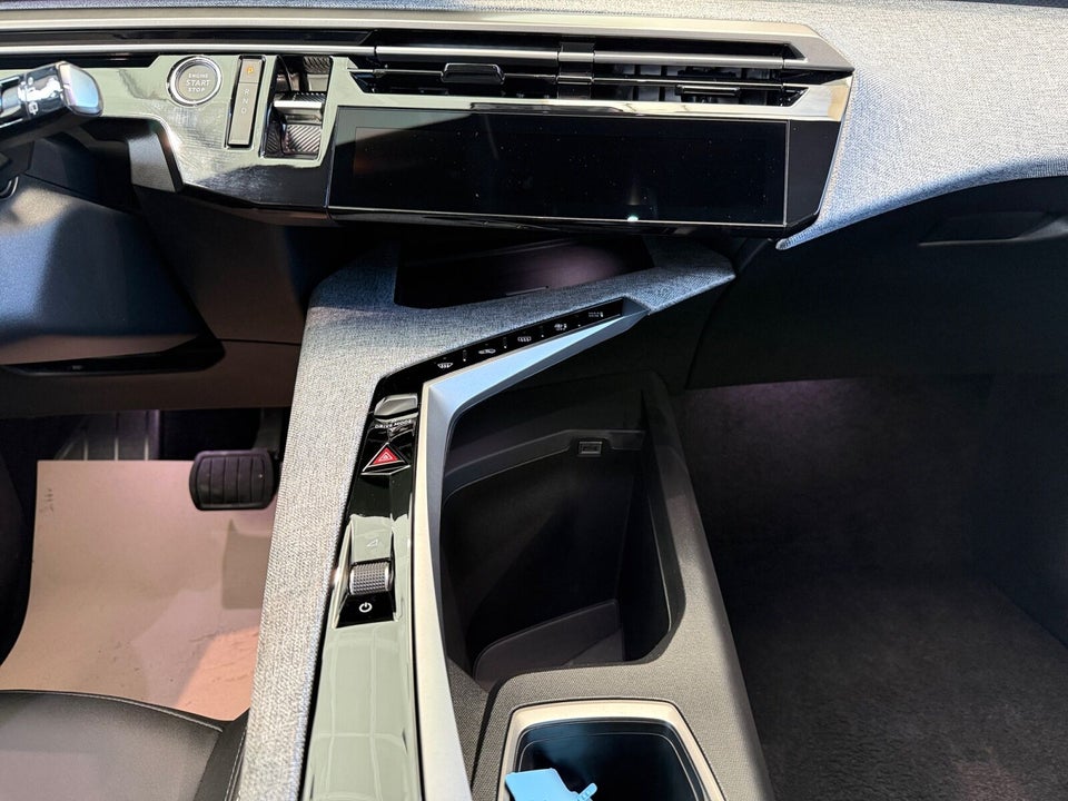 Peugeot e-5008 77 Allure 7prs 5d