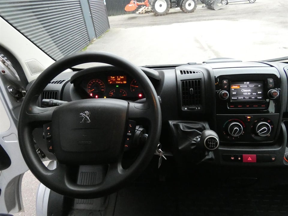 Peugeot Boxer 335 2,0 BlueHDi 130 Db.Kab m/lad L3 4d