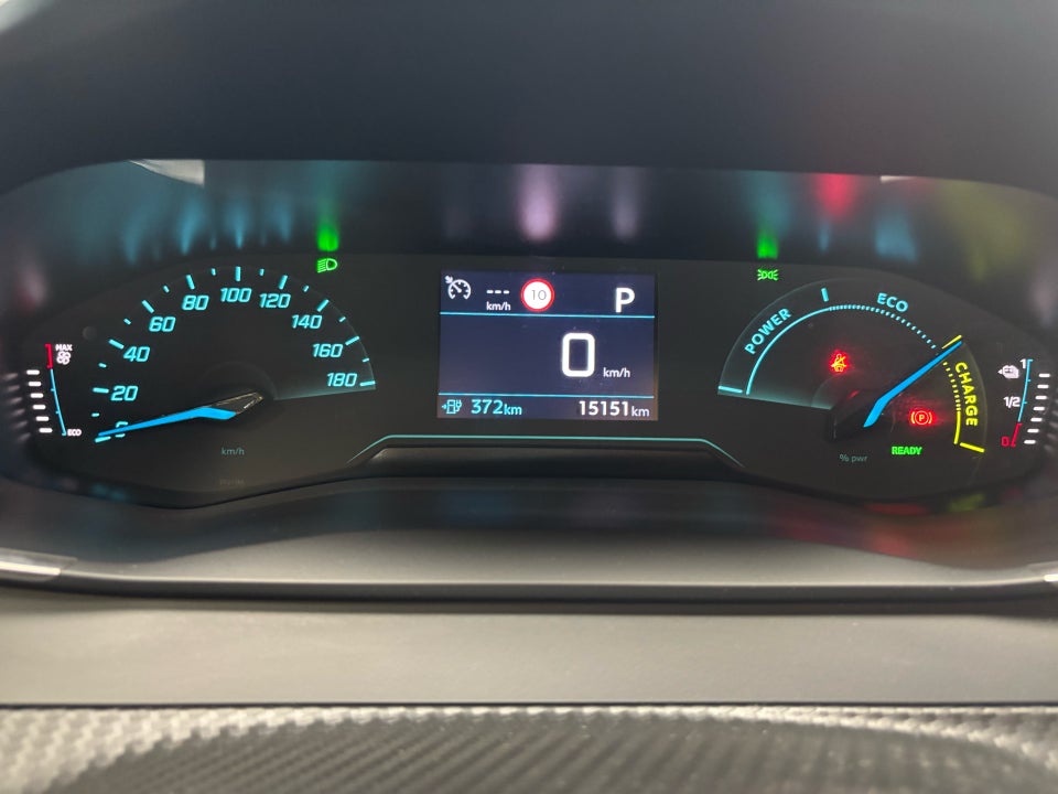 Peugeot e-2008 50 Style 5d