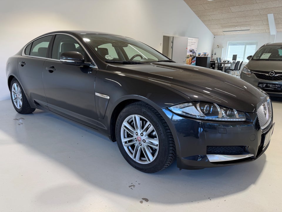 Jaguar XF 2,2 D 163 Luxury aut. 4d
