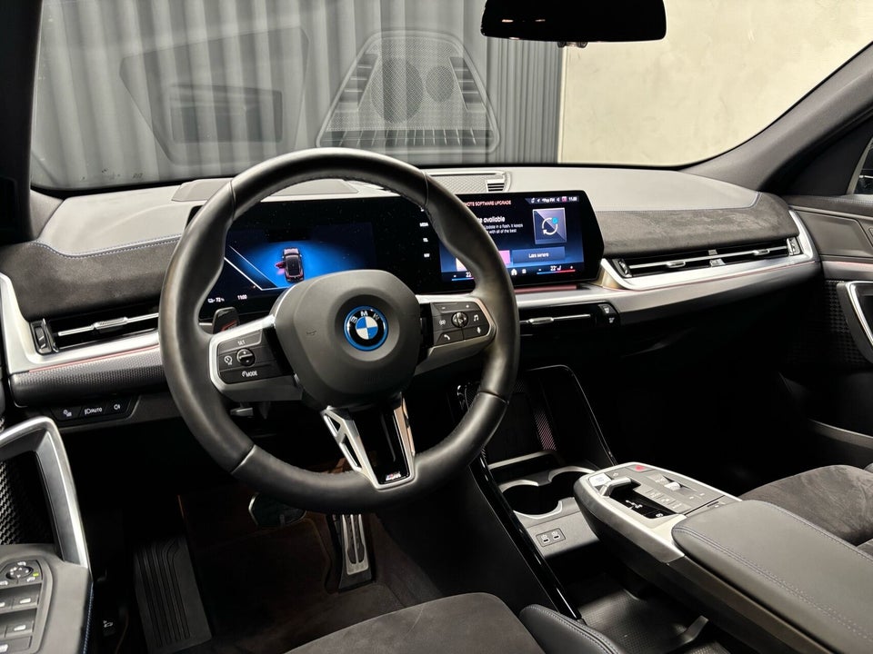 BMW iX2 eDrive20 M-Sport 5d