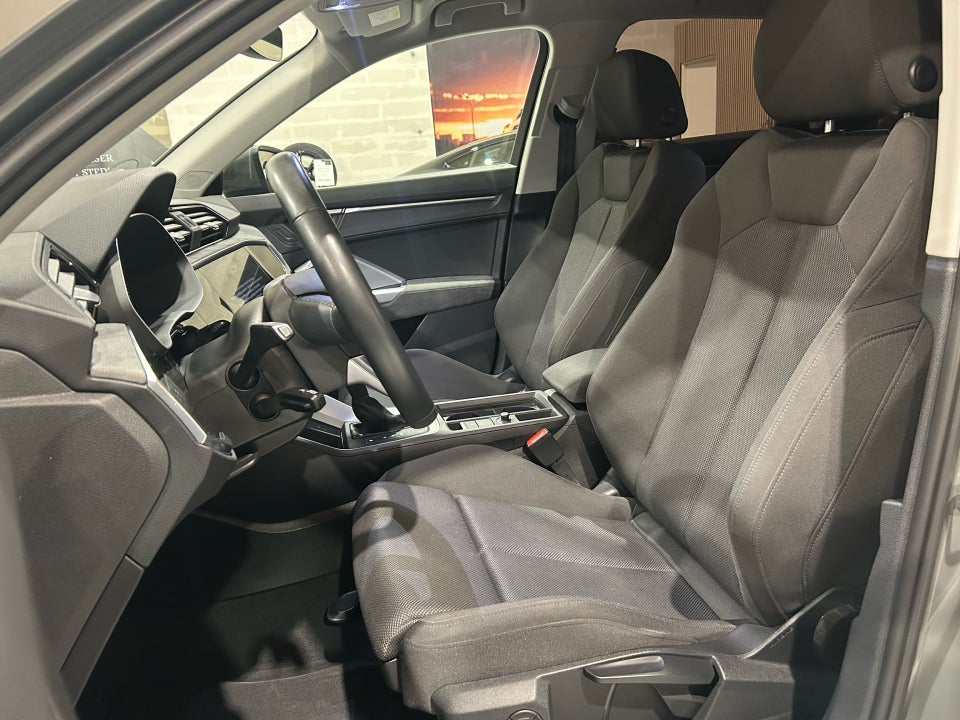 Audi Q3 45 TFSi e Attitude plus S-tr. 5d