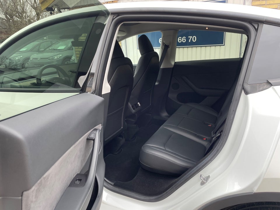 Tesla Model Y Long Range AWD 5d