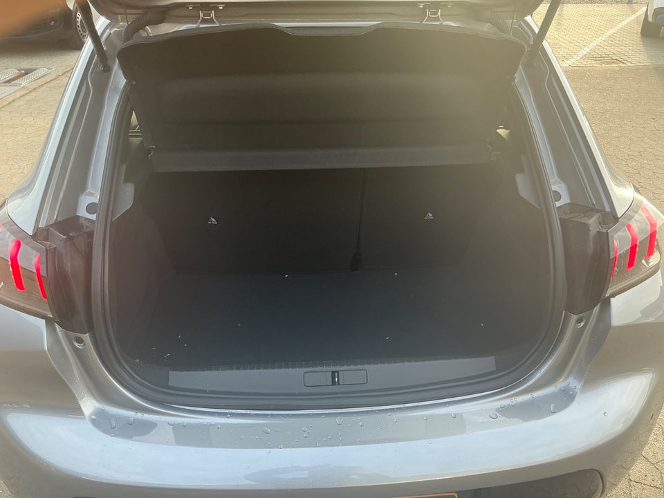 Peugeot e-208 50 Allure 5d