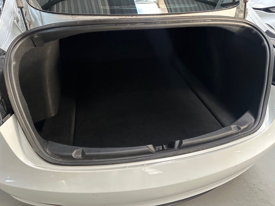 Tesla Model 3 Long Range AWD 4d