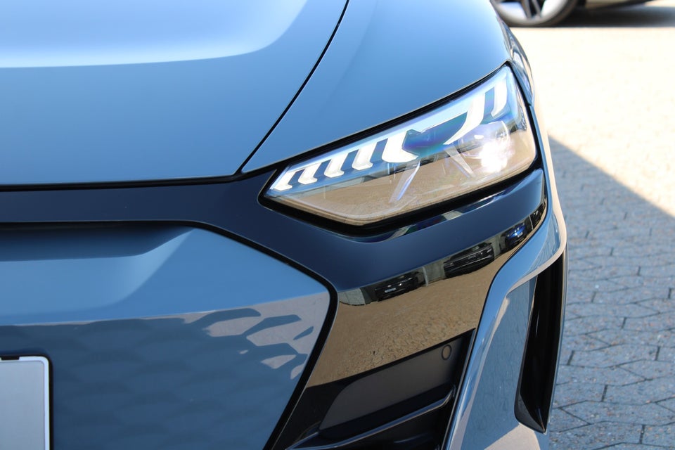 Audi e-tron GT quattro 4d