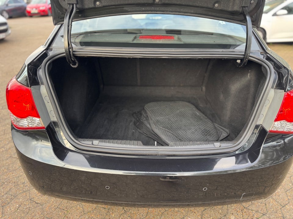 Chevrolet Cruze 1,8 LS 4d