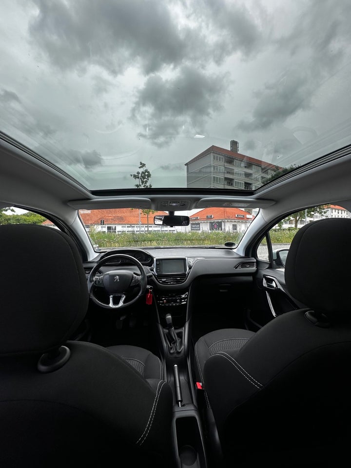 Peugeot 208 1,6 BlueHDi 100 Allure Sky 5d