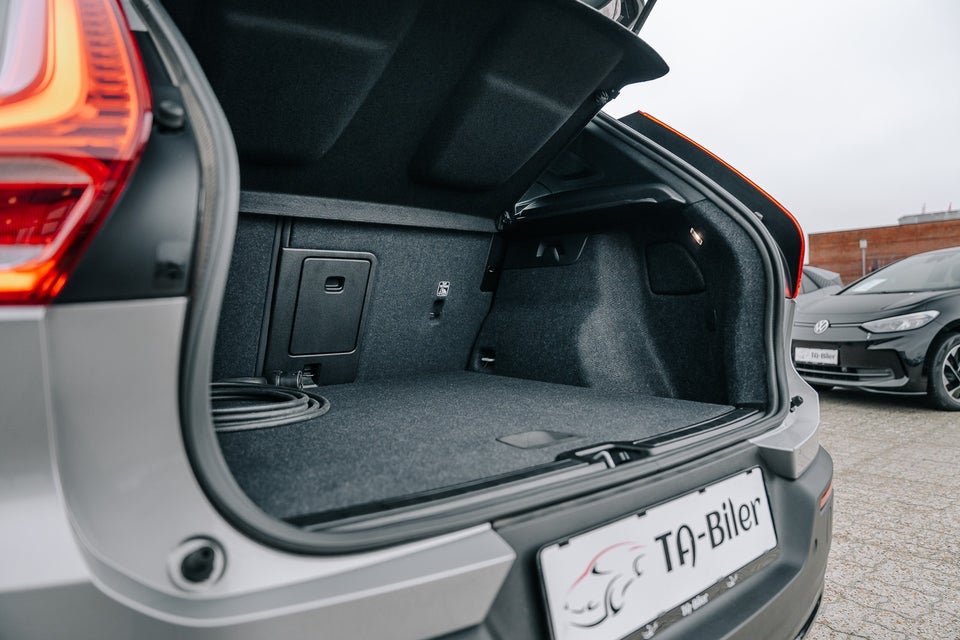 Volvo EX40 Extended Range Core 5d