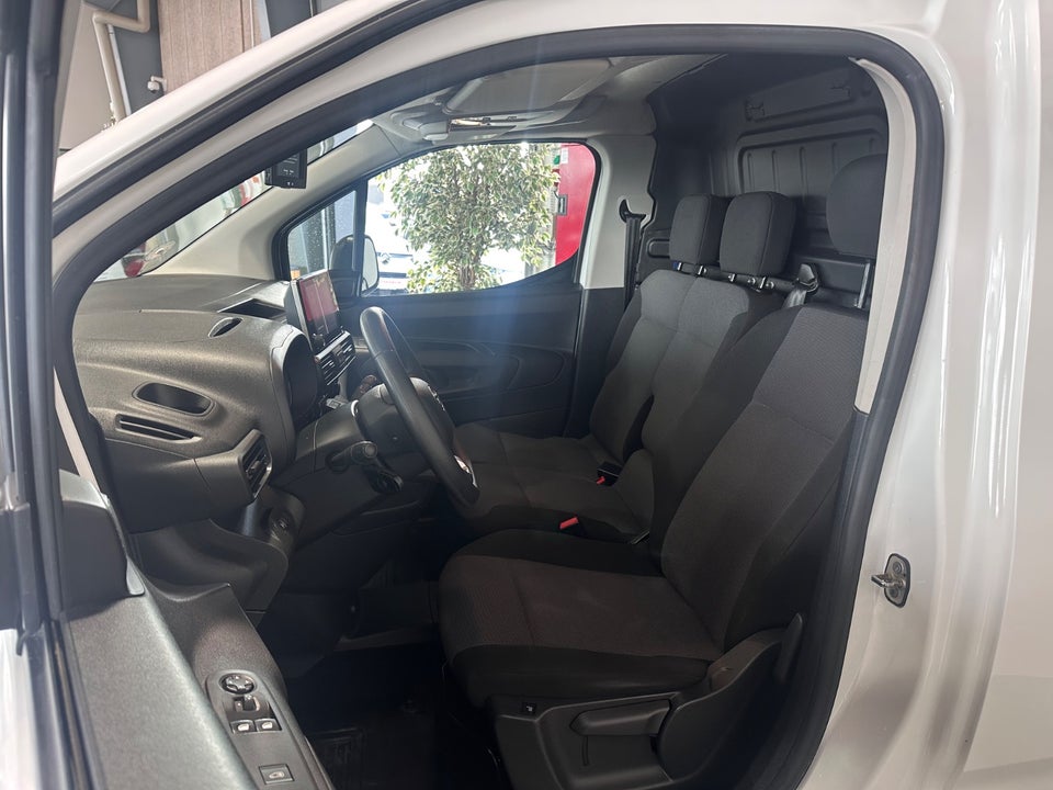 Toyota ProAce City 1,5 D 102 Medium Comfort 5d