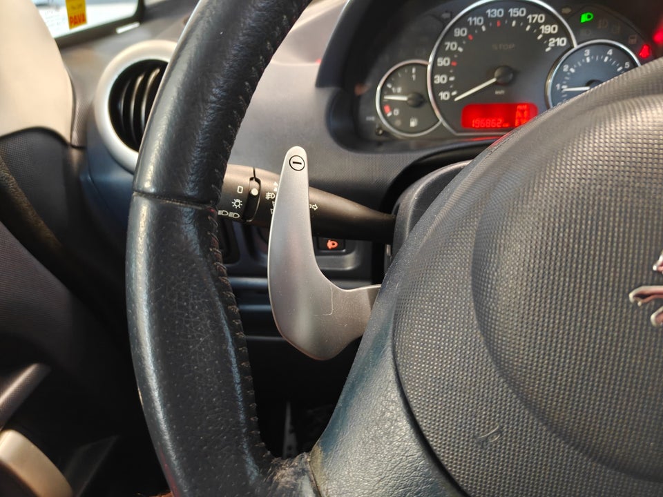 Peugeot 1007 1,6 Sporty 2-tr. 3d