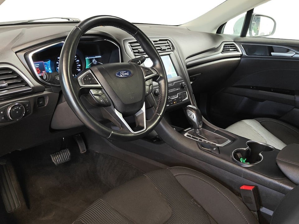 Ford Mondeo 2,0 HEV Titanium stc. CVT 5d