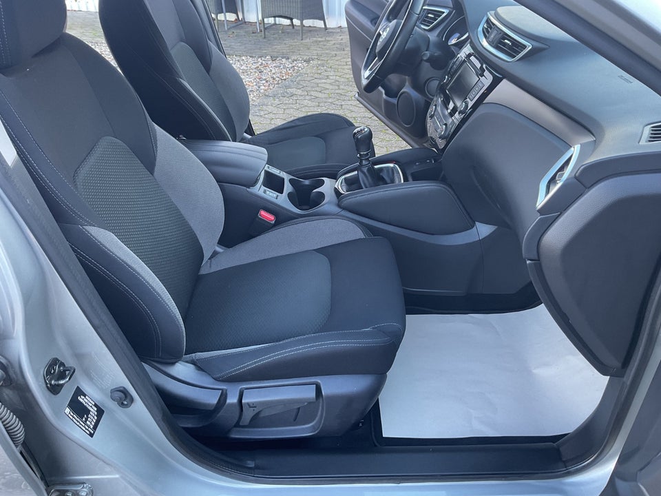 Nissan Qashqai 1,3 Dig-T 140 N-Connecta 5d