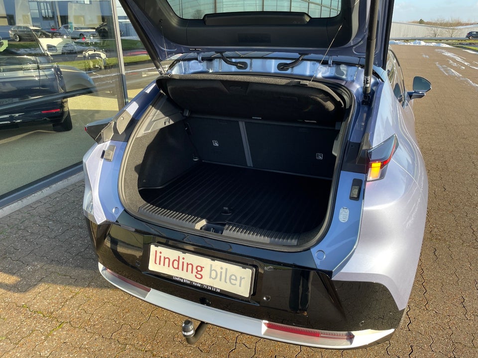 Lynk & Co 02 More 5d