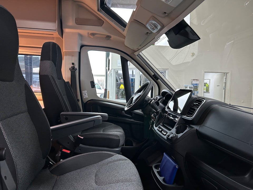 Carado CV640 PRO+ 2,3 JTD 140 aut. 3d