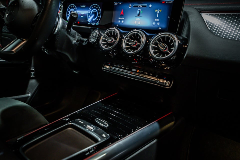 Mercedes EQA350 AMG Advance Plus 4Matic 5d