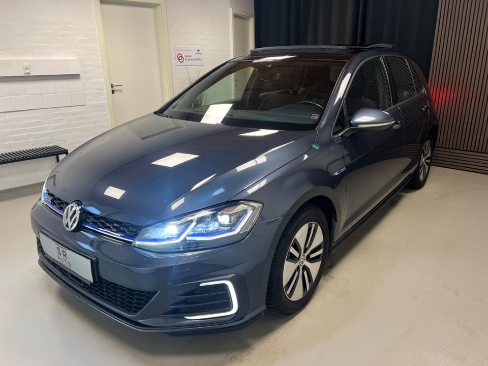VW Golf VII 1,4 GTE DSG 5d