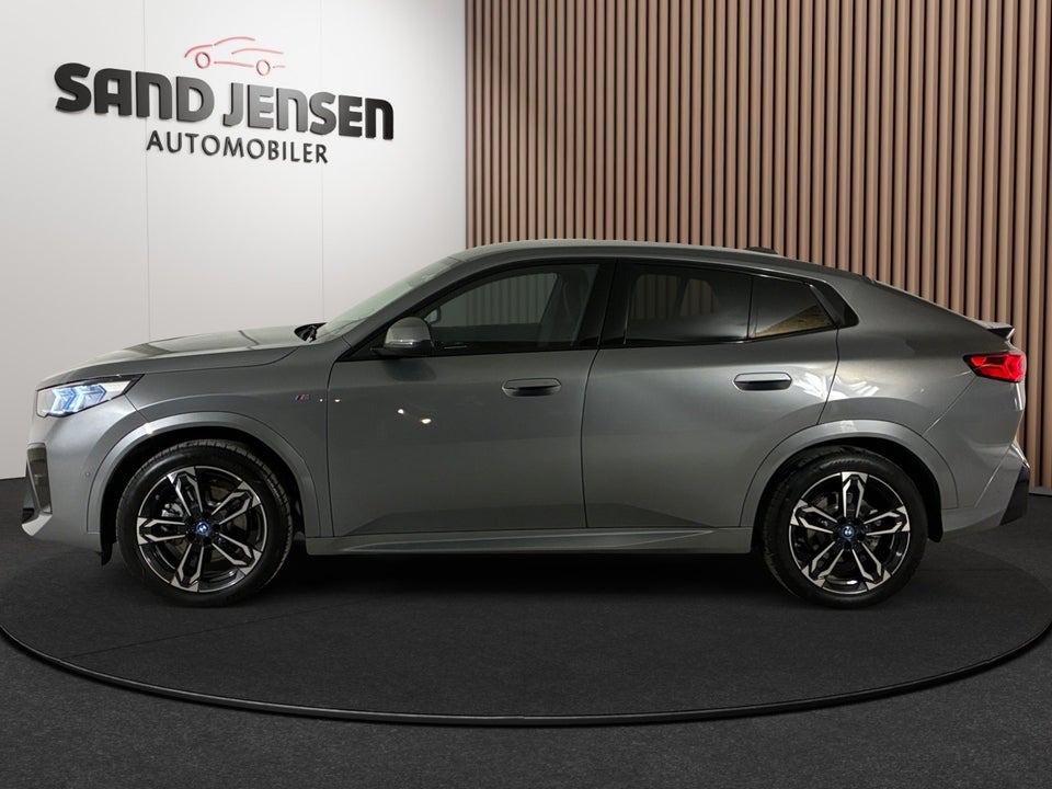 BMW iX2 xDrive30 M-Sport Premium 5d
