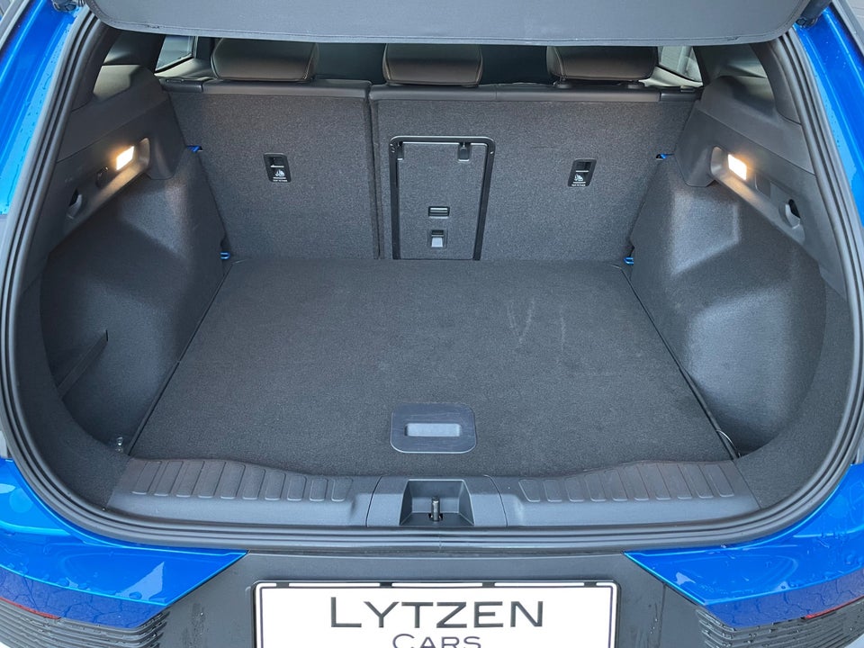 Ford Explorer 82 Premium Extended Range 5d