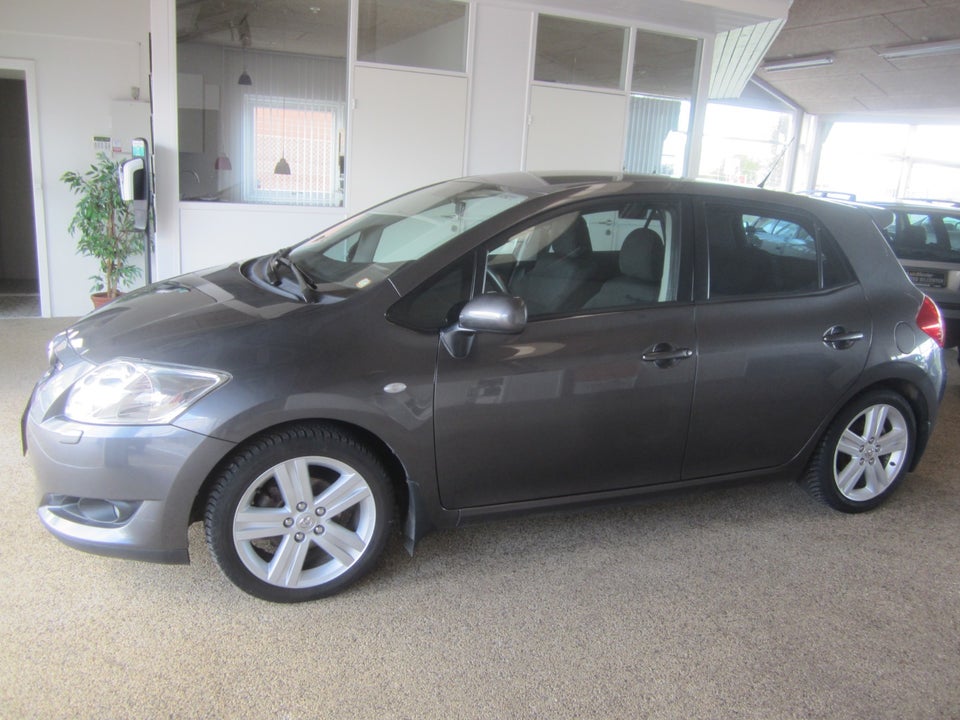 Toyota Auris 1,6 Luna 5d