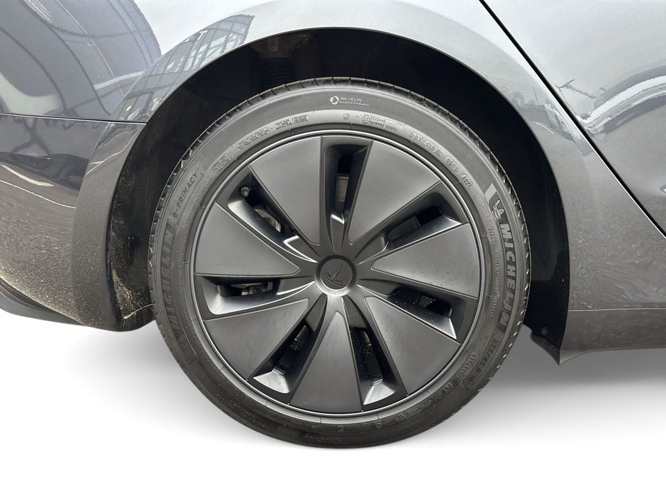 Tesla Model 3 Long Range AWD 4d