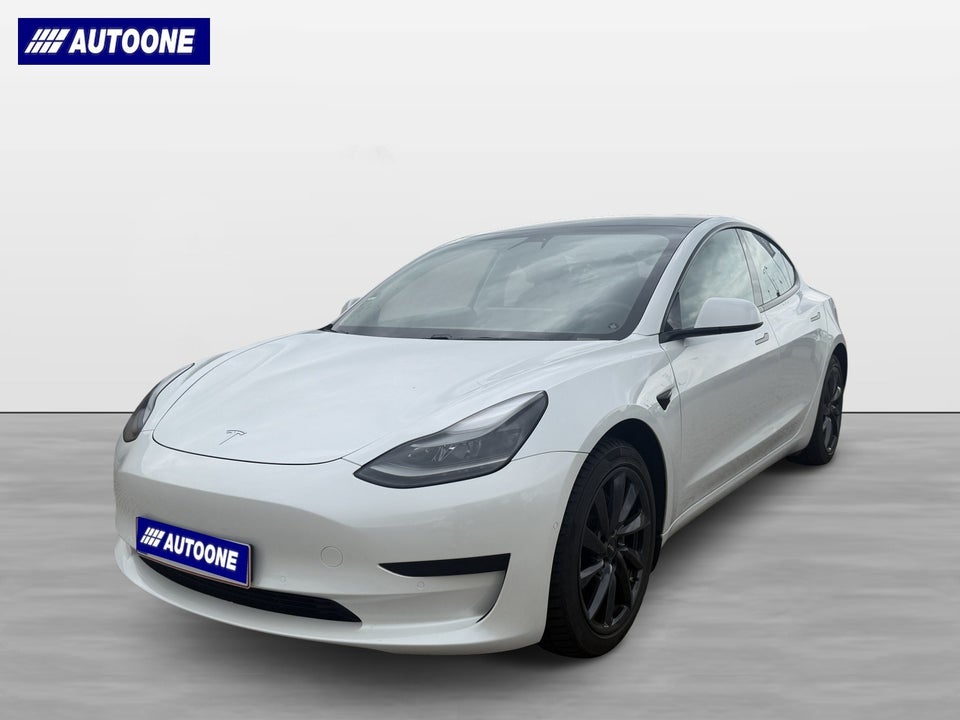Tesla Model 3 Standard Range+ RWD 4d