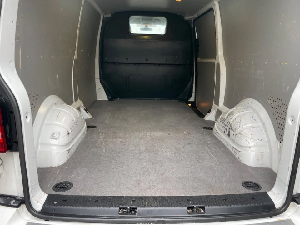 VW Transporter 2,0 TDi 140 Kassevogn DSG lang