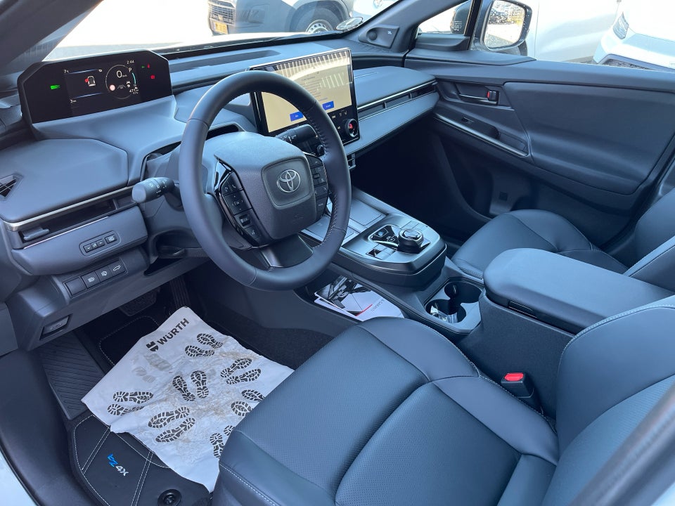 Toyota bZ4X 73 Executive 5d